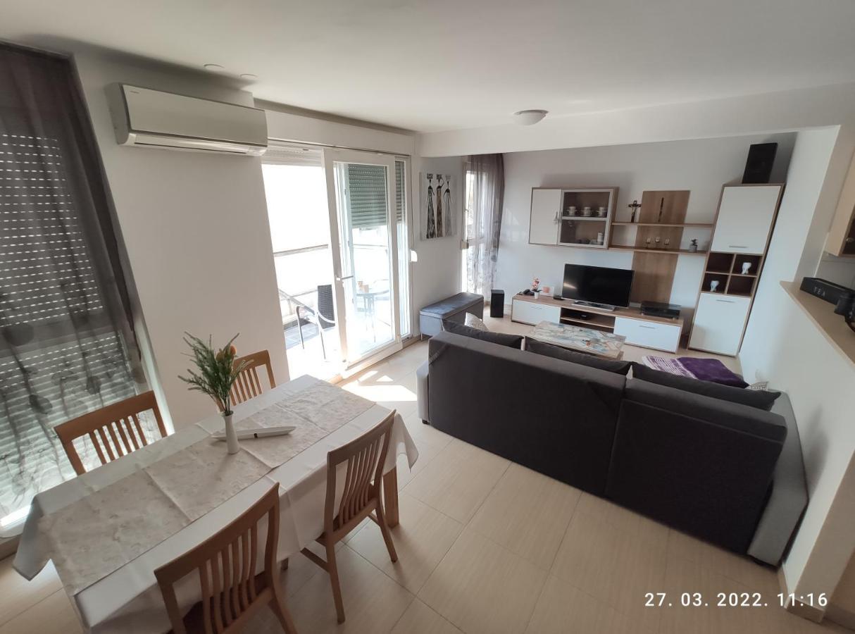 Antonela With Free Garage Parking Apartma *
