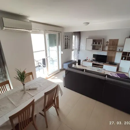 Apartman Antonela With Free Garage Parking Split Exterior photo