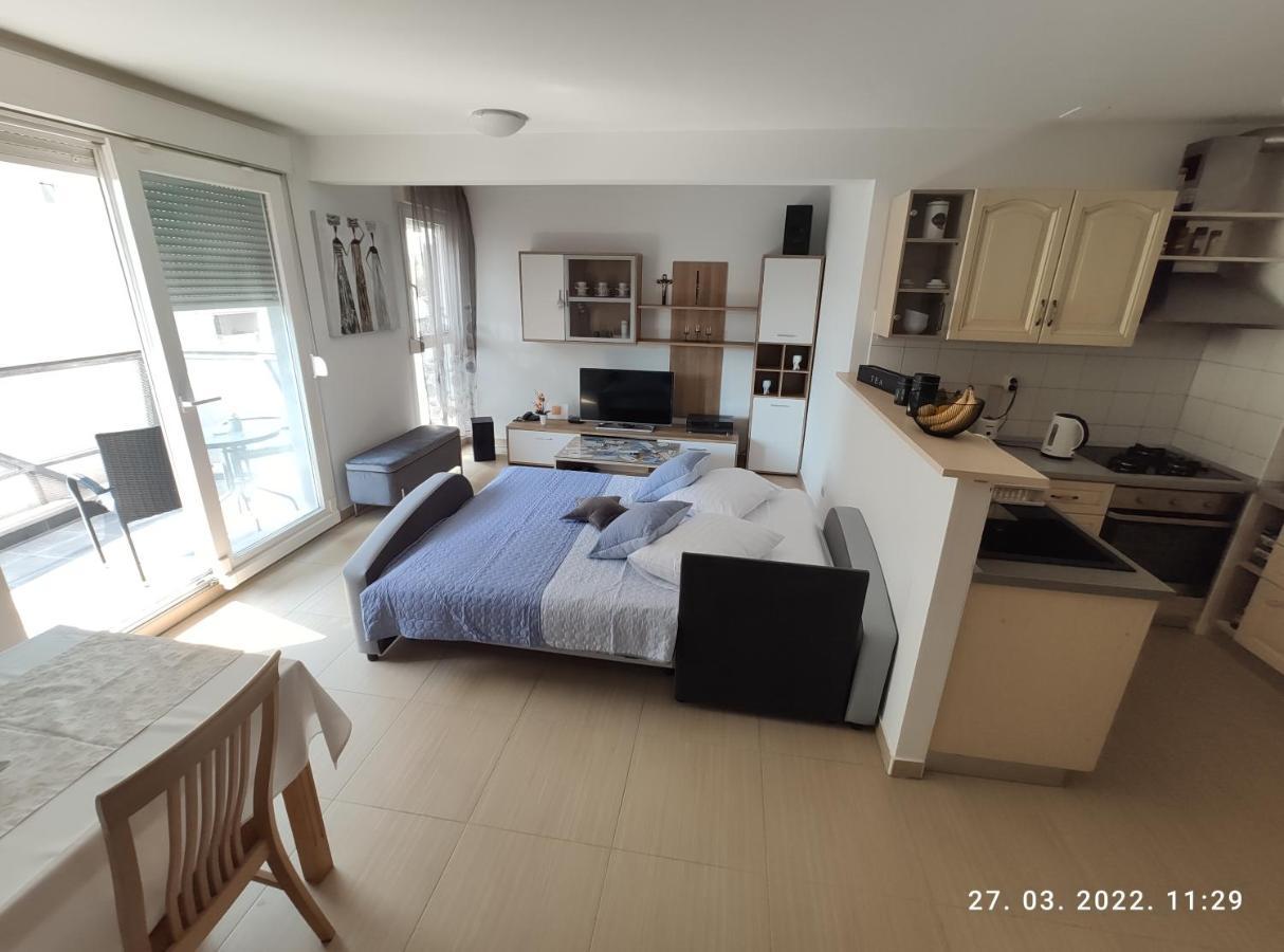 Antonela With Free Garage Parking Appartement Split
